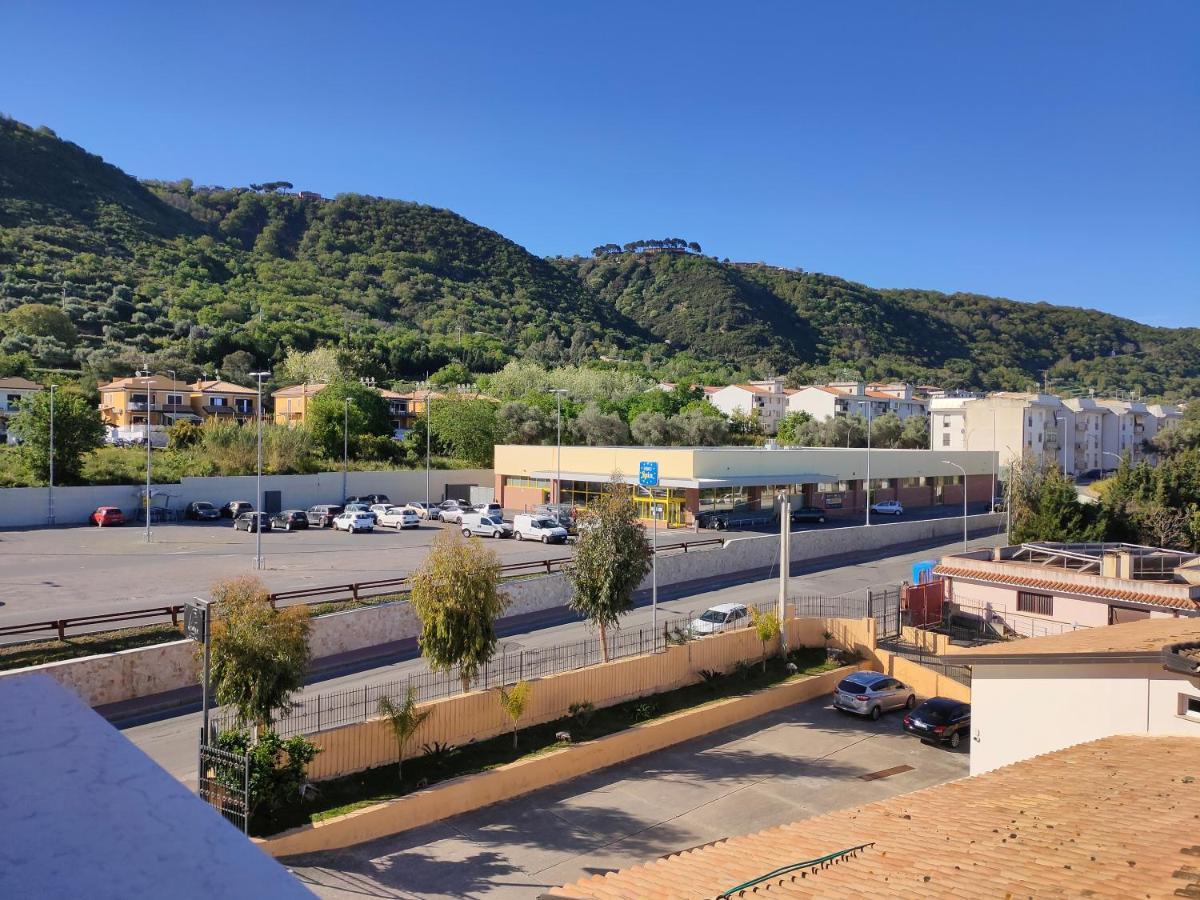 Appartamento Orizzonte Stromboli โตรเปอา ภายนอก รูปภาพ